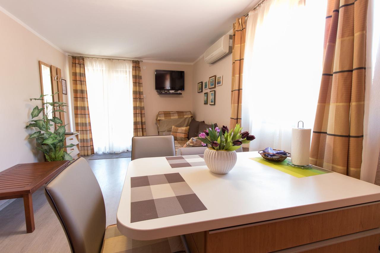 Apartment Paulina Cres Exterior photo